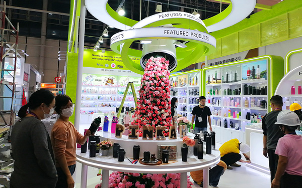 花藝裝置點綴廣交會攤位裝修：打造差異化展示空間